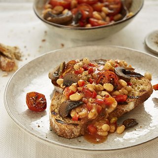 Baked beans, tomatoes and mushrooms on toast